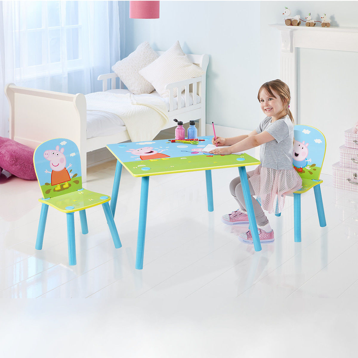 Childrens table and chairs peppa pig on sale