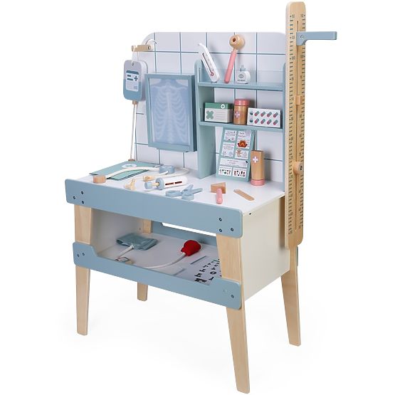 2Kids Toys Wooden Hospital