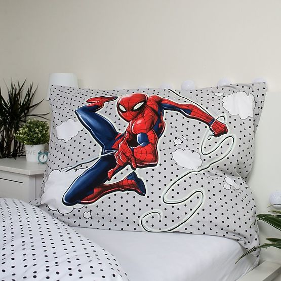 Bed linen with a glowing Spider-man effect 140 x 200 cm + 70 x 90 cm