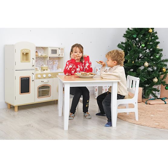 Bianca - Kitchen with Functional Faucet, Washing Machine, and Oven