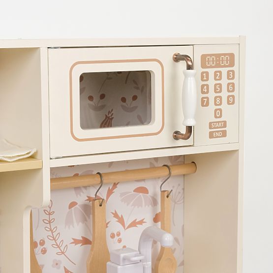 Bianca - Kitchen with Functional Faucet, Washing Machine, and Oven