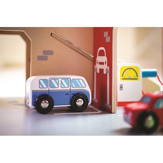 Bigjigs Toys Garage with Parking Lot