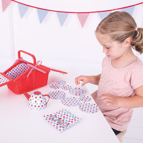 Bigjigs Toys Polka Dot Tea Set in Picnic Basket