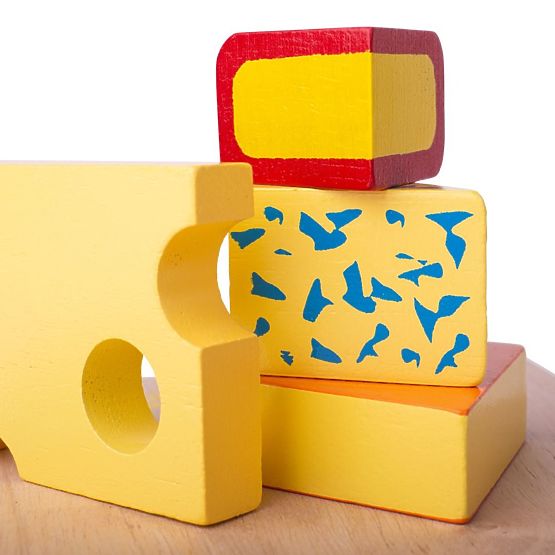 Bigjigs Toys Set of wooden food cheeses on a plate
