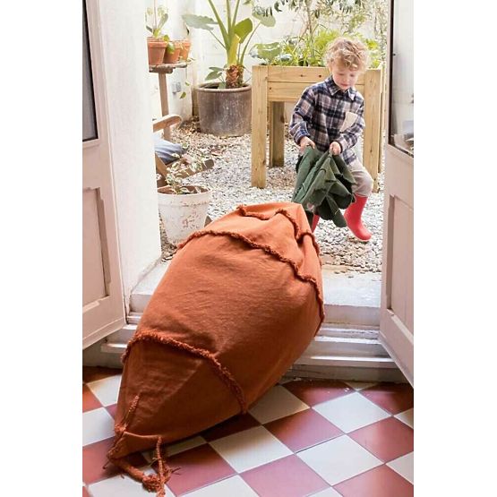 Carrot bean bag - Lorena Canals