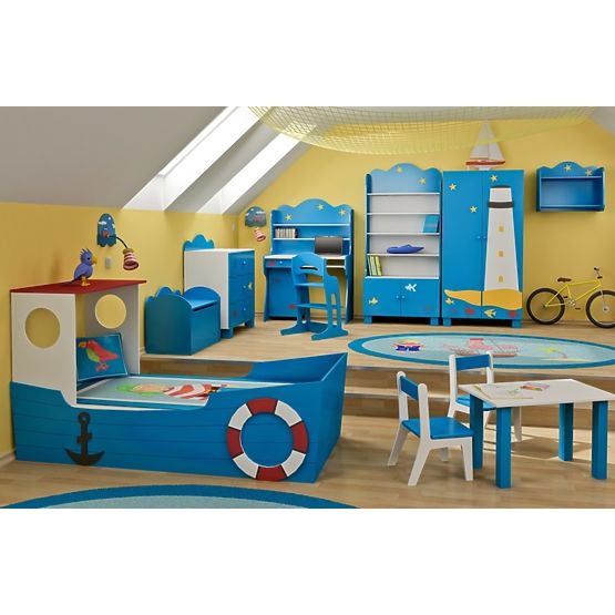 Chest of Drawers Boat