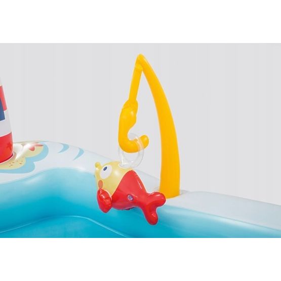 Childlike inflatable swimming pool Island