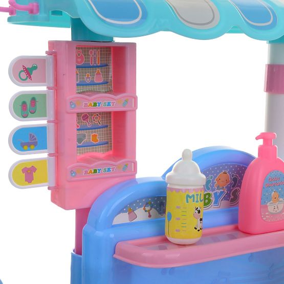 Childlike players set Mom