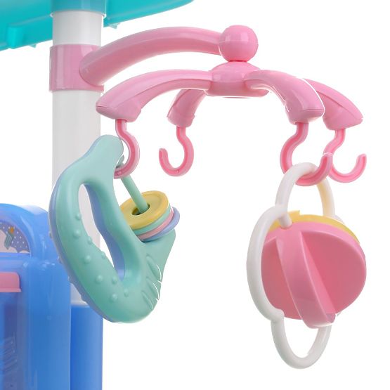 Childlike players set Mom