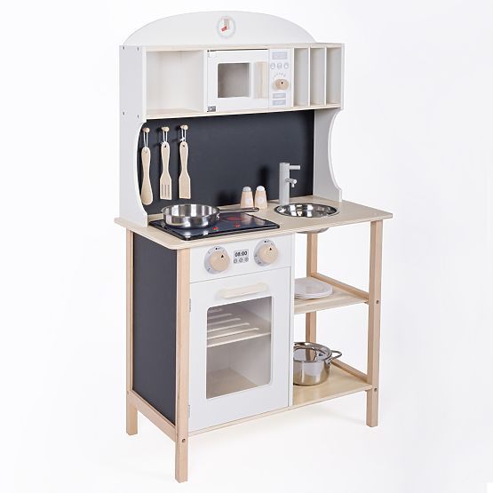 Cookie - Wooden kitchen