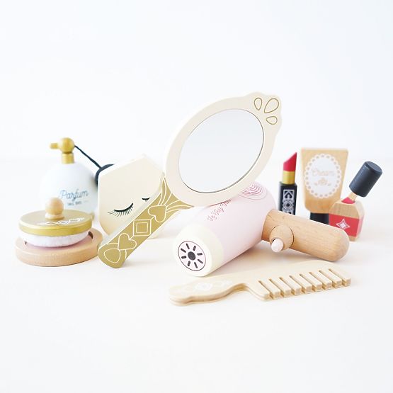 Cosmetic Bag with Wooden Accessories