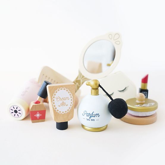 Cosmetic Bag with Wooden Accessories