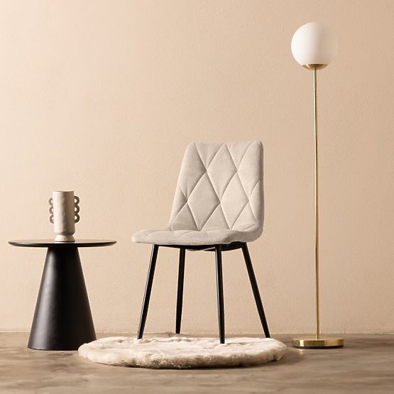 Hesta Chair, Beige/Black Legs