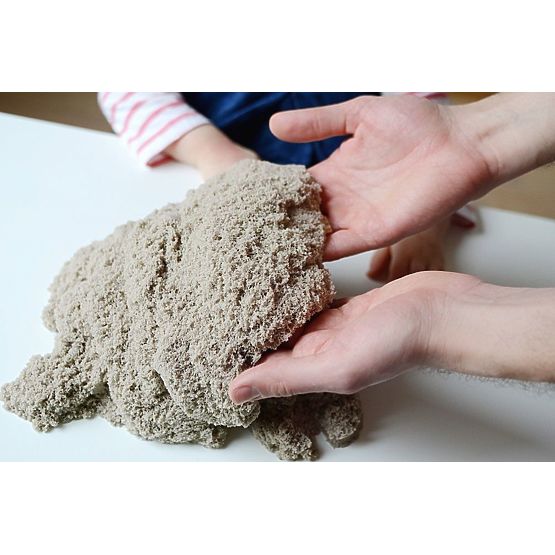 Kinetic sand 3 kg with inflatable sandbox and molds