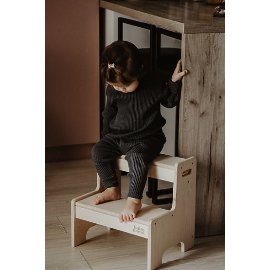 Kitchen Steps for Little Helpers