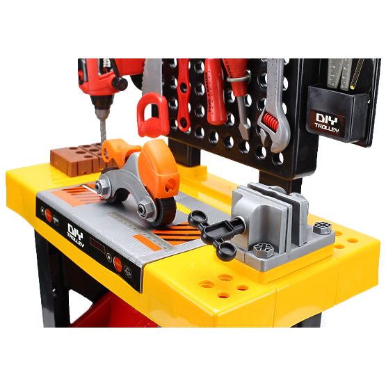 Large Workshop for DIY Enthusiasts 