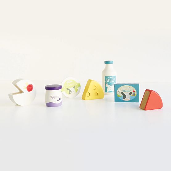 Le Toy Van Crate with dairy products