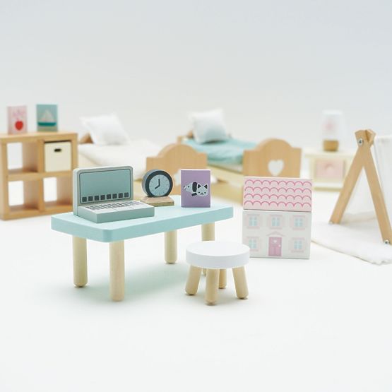 Le Toy Van Furniture Daisylane children's room