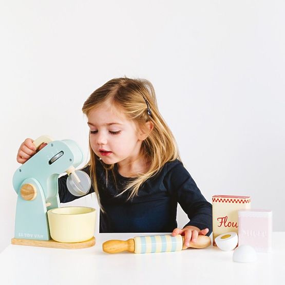 Le Toy Van Kitchen mixer with accessories