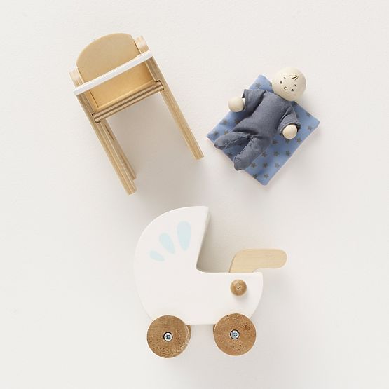 Le Toy Van Set baby with accessories
