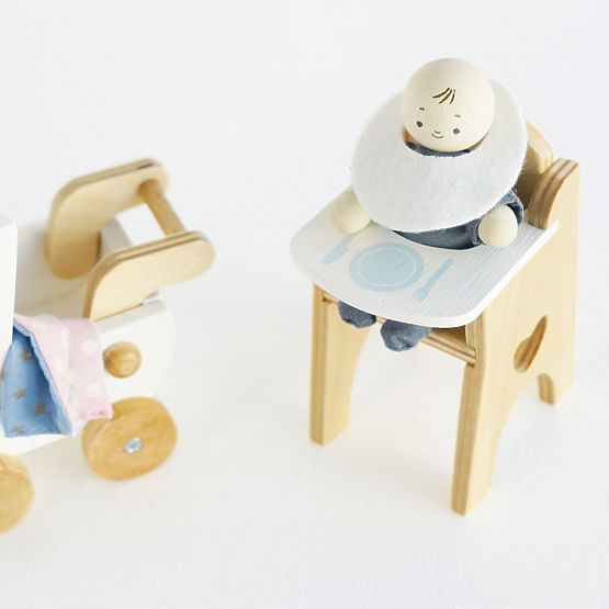 Le Toy Van Set baby with accessories