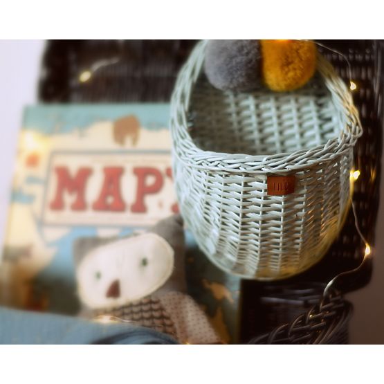 LILU Wicker basket to wall