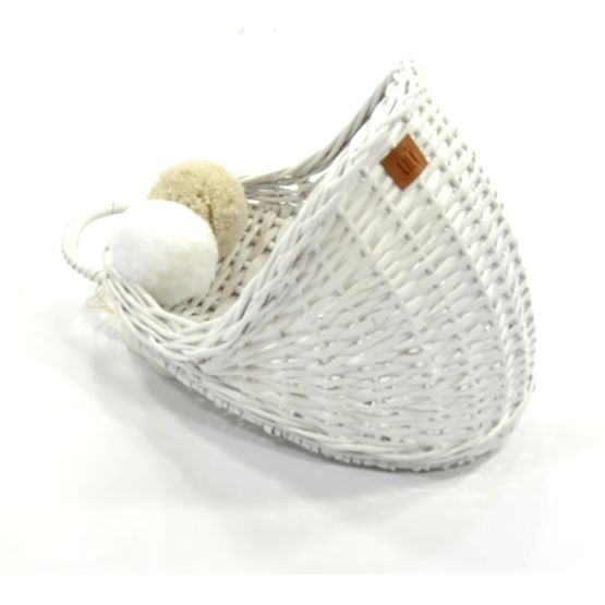 LILU Wicker basket to wall