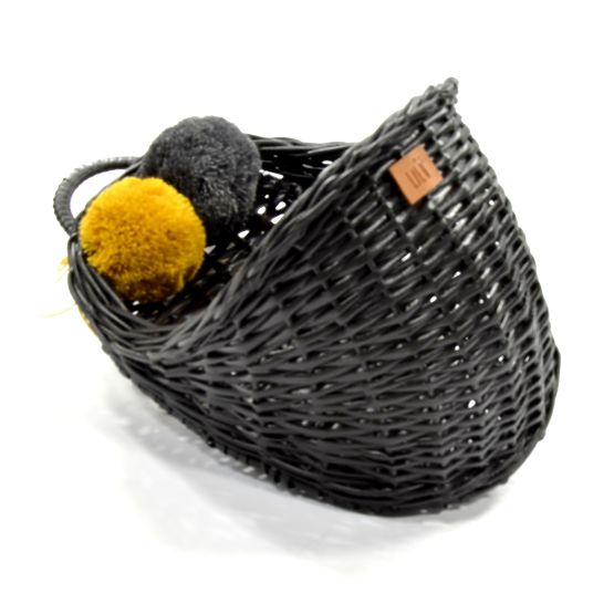 LILU Wicker basket to wall