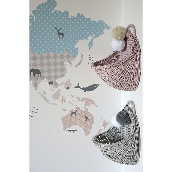 LILU Wicker basket to wall
