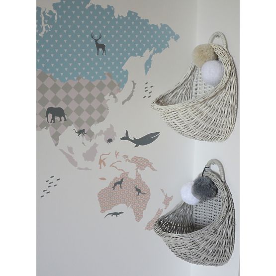 LILU Wicker basket to wall