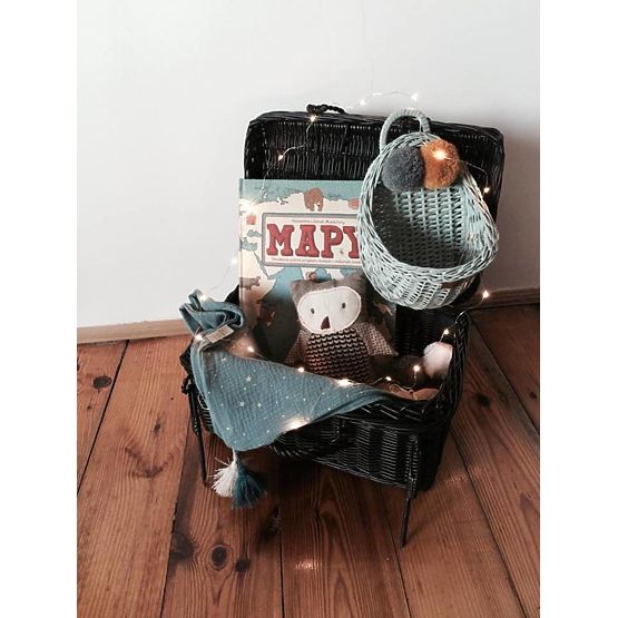 LILU Wicker basket to wall