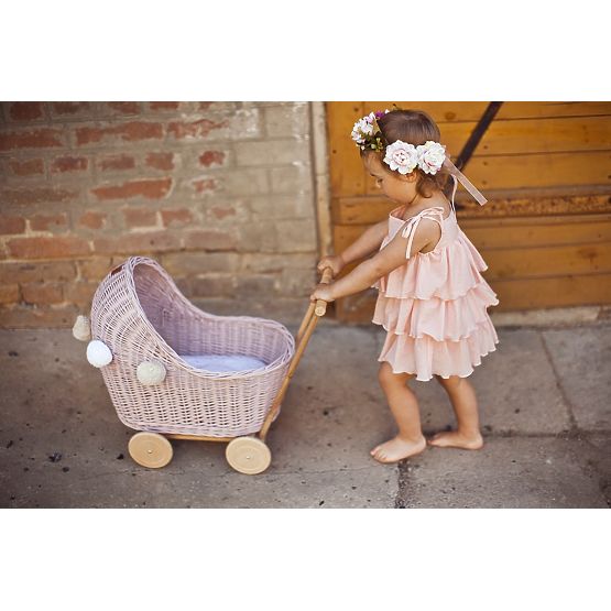 LILU Wicker pram for dolls banaby.ie