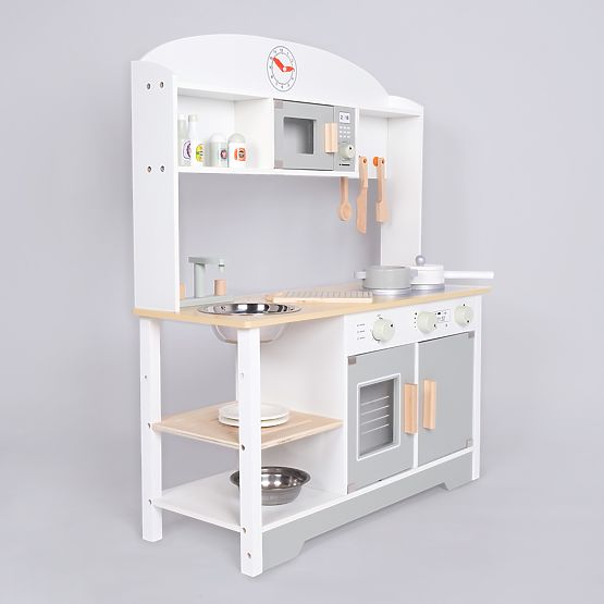 Lucy wooden kitchen with accessories