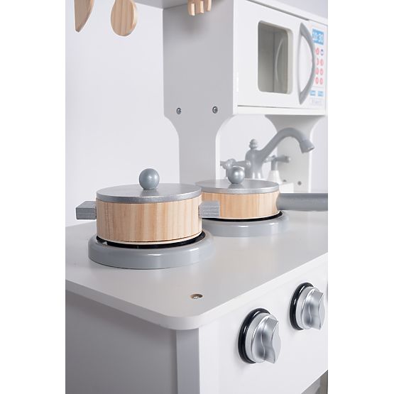 Meggie wooden kitchen with accessories