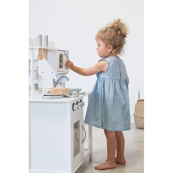 Meggie wooden kitchen with accessories