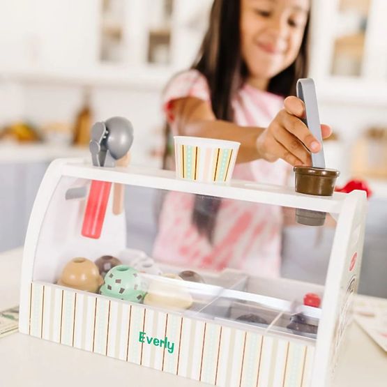 Melissa & Doug Wooden Ice Cream Parlor