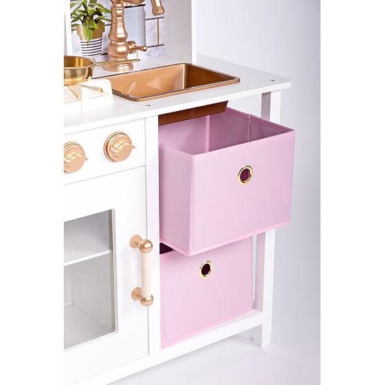 Pinkie - Wooden Kitchen