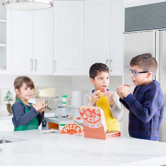 Wooden pizzeria Melissa & Doug