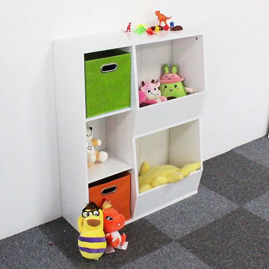 Shelf with organizers