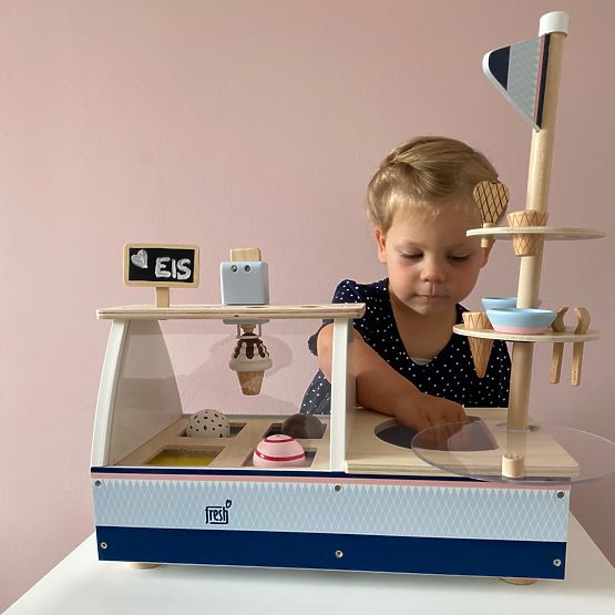Small Foot Ice Cream Stand