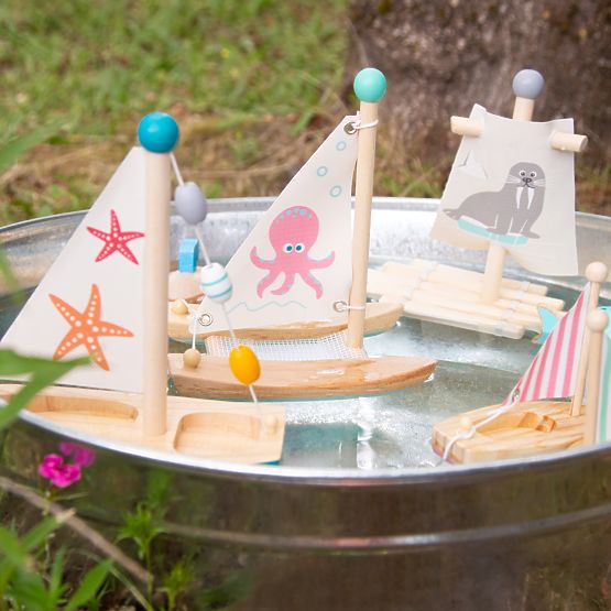 small foot Water Toy - Walrus Raft