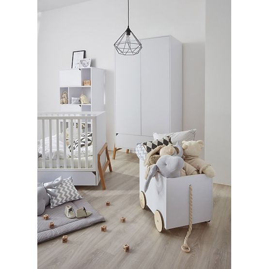Lotti storage box on wheels