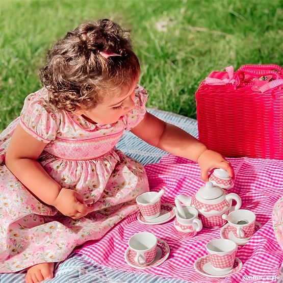 Tidlo Picnic Tableware in Pink Basket