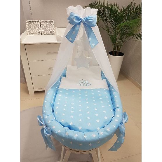 Wicker cot with equipment for baby - blue stars