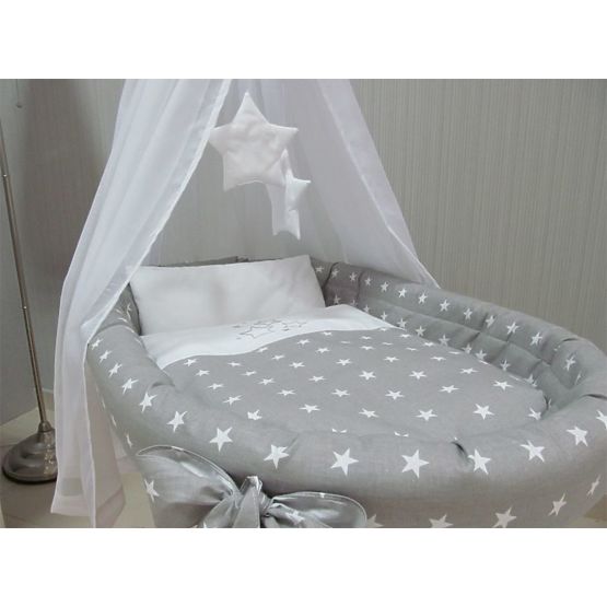 Wicker cot with equipment for baby - gray stars