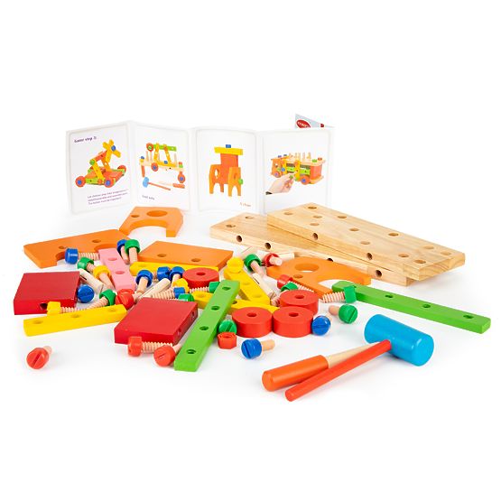Wooden construction set with tools