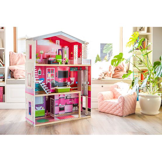 Wooden dollhouse with Kayla lift