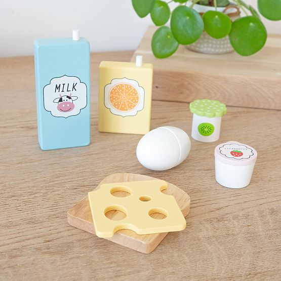 Wooden food - cutting - American breakfast