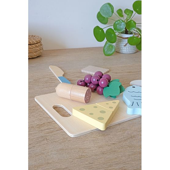 Wooden food - slicing - Snack combination