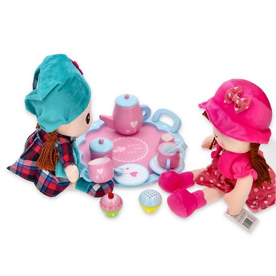 Wooden tea set with hearts